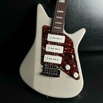 music-man-D00659-1.jpg