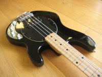 musicmanblackstingray3.jpg