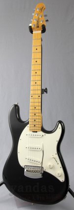 MUSIC MAN CUTLASS BLACK_3.jpg